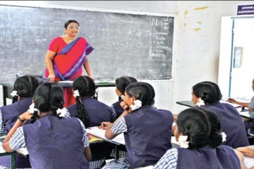 தமிழகத்தில் பள்ளிகள் திறப்பு; எப்போது பள்ளிக்கு வர வேண்டும்? - அதிரடி உத்தரவு!
