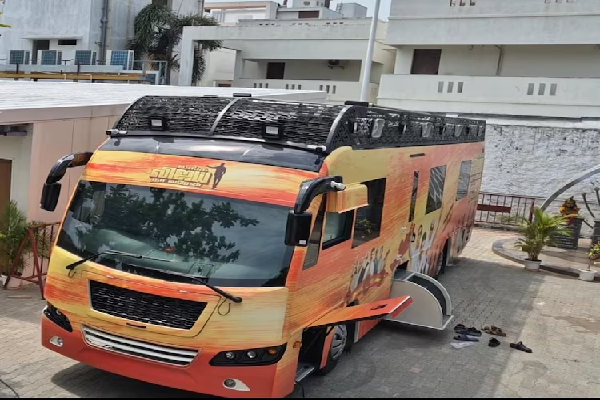 கரூர் சம்பவ எதிரொலி : விஜயின் பாதுகாப்பு தொடர்பில் வெளியான தகவல் | No Change In Y Category Security For Vijay