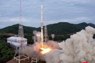 வெடித்து சிதறிய வட கொரியாவின் உளவு செயற்கைக்கோள்