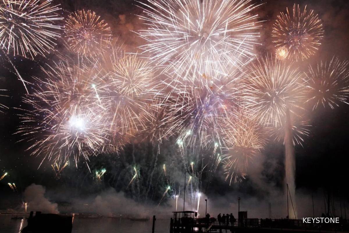 பொது இடங்களில் பட்டாசு வெடிக்க தடை: சுவிட்சர்லாந்து முடிவு | Swiss Banned Fireworks In Public Spaces பொது இடங்களில் பட்டாசு வெடிக்க தடை: சுவிட்சர்லாந்து முடிவு | Swiss Banned Fireworks In Public Spaces