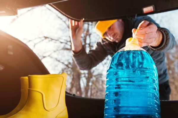 ஜனவரி 1ஆம் திகதிக்கு முன் இந்த 9 பொருட்களையும் தயாராக வைத்துக்கொள்ளுங்கள்: பிரித்தானியர்களுக்கு ஒரு அவசர செய்தி | Uk Households Place 9 Items Cars Thursday