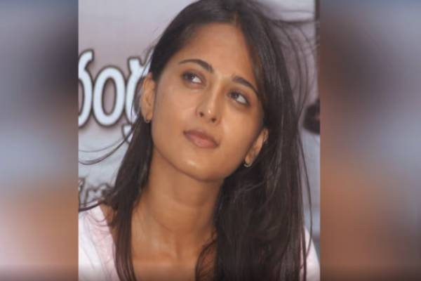 திரைப்பட கதாநாயகிகளின் ரியல் லுக் - முடிஞ்சா யாருனு கண்டுபிடிங்க | Heroines Natural Look Without Makeup Photos திரைப்பட கதாநாயகிகளின் ரியல் லுக் - முடிஞ்சா யாருனு கண்டுபிடிங்க | Heroines Natural Look Without Makeup Photos