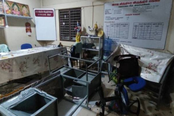 யாழ். திருநெல்வேலியில் திடீரென அடித்து நொருக்கப்பட்ட சிறுவர் இல்லம்! | Jaffna Thirunelvely Children S Home Attacked