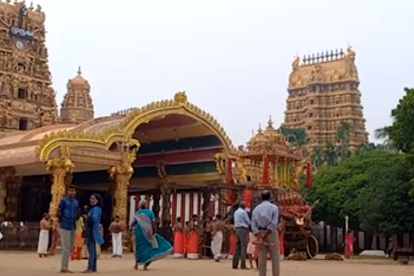 யாழ். நல்லூர் கந்தன் ஆலயத்தில் வெகு சிறப்பாக இடம்பெற்ற திருக்கார்த்திகை உற்சவம்!(Photos) | Jaffna Tirukarthikai Utsavam Nallur