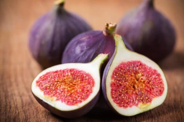 தினசரி இரண்டு அத்திப்பழங்களை சாப்பிட்டு வருவதால் கிடைக்கும் நன்மைகள் என்ன தெரியுமா?