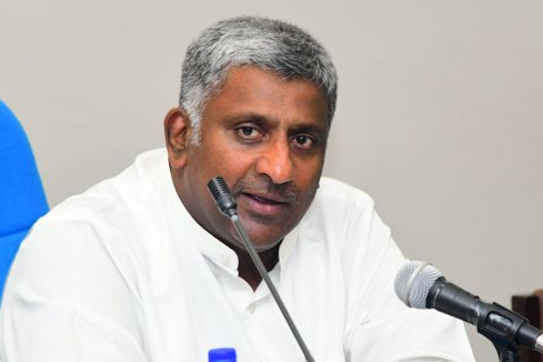 உங்கள் தந்தை செய்ததை மறந்து விடாதீர்கள்;   சஜித்தை விளாசிய  அமைச்சர் | Don T Forget What Your Father Did