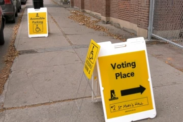 கனடாவில் தவறுதலாக அனுப்பி வைக்கப்பட்ட வாக்காளர் அட்டைகள்