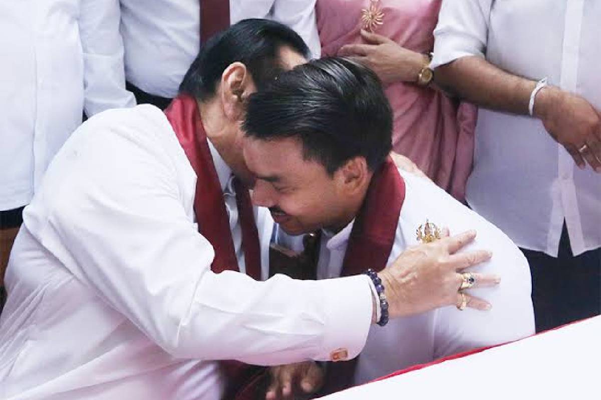 மருத்துவமனையில் மகிந்த… நாமலுக்கு அனுப்பிய கடிதத்தில் முக்கிய செய்தி! | Mahinda Writes A Letter To Namal மருத்துவமனையில் மகிந்த… நாமலுக்கு அனுப்பிய கடிதத்தில் முக்கிய செய்தி! | Mahinda Writes A Letter To Namal