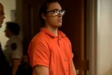 தோழி மற்றொரு ஆணை முத்தமிடுவதைக் கண்ட நபர்... சிறிது நேரத்தில் பொலிசாருக்கு வந்த பரபரப்பை ஏற்படுத்திய அழைப்பு