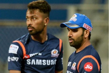 நட்சத்திர வீரரை கழட்டி விட இருக்கும் மும்பை அணி! யார் யாரை தக்க வைக்கப்படுவார்கள்? கசிந்த தகவல்