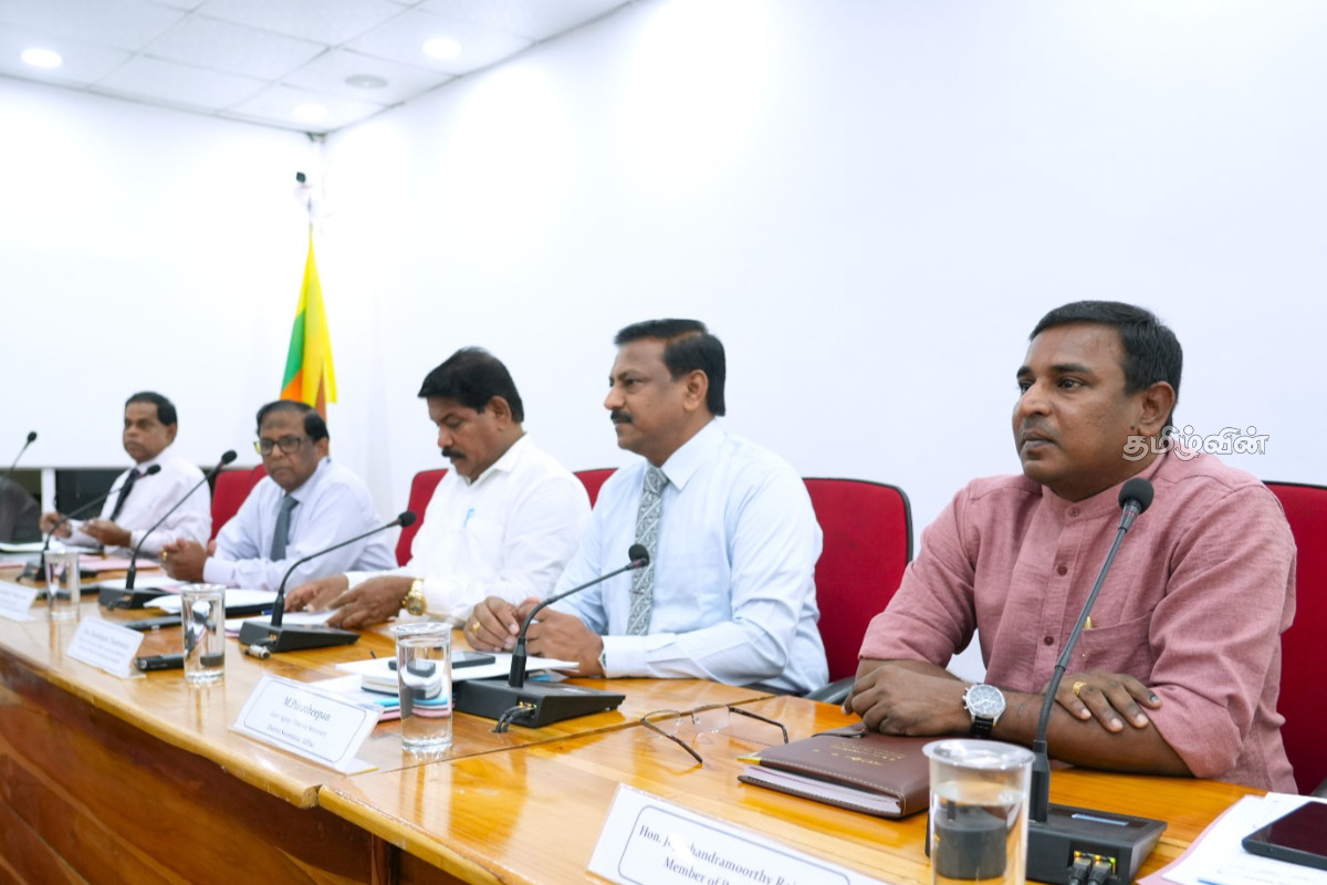 யாழில் எரிபொருள் விநியோகம் தொடர்பில் ஒருங்கிணைப்புக் குழுக் கூட்டத்தில் முக்கிய தீர்மானம்! | Important Decision At Jaffna Committee Meeting யாழில் எரிபொருள் விநியோகம் தொடர்பில் ஒருங்கிணைப்புக் குழுக் கூட்டத்தில் முக்கிய தீர்மானம்! | Important Decision At Jaffna Committee Meeting