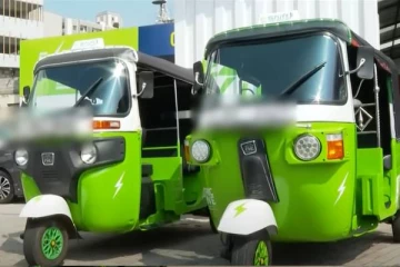 பெட்ரோலில் இயங்கும் முச்சக்கரவண்டி! இரண்டு மணி நேரத்திற்குள் மின்சாரமாக மாற்றும் வசதி