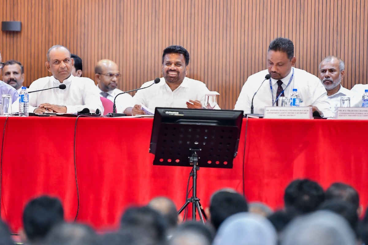 கிழக்கில் காணிகளைப் பாதுகாக்க விசேட குழு - ஜனாதிபதி வெளியிட்ட தகவல் | Special Committee To Protect Lands East Anura கிழக்கில் காணிகளைப் பாதுகாக்க விசேட குழு - ஜனாதிபதி வெளியிட்ட தகவல் | Special Committee To Protect Lands East Anura