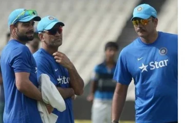டோனி ஆலோசனை தான் இதற்கு காரணம்! இந்திய அணி ட்ரெஸ்ஸிங் அறையில் நடந்த குழப்பம்... ரகசியம் உடைத்த பிரபல வீரர்