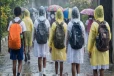 நாட்டில் நிலவும் மோசமான வானிலை ;அனைத்துப் பாடசாலைகளுக்கும் விடுமுறை