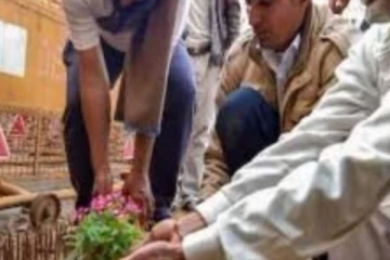 ஆணிமுட்கள் பதித்தவர்களுக்கு பூஞ்செடி மூலம் பதில் கொடுத்த வேளாண் குடிகள்!