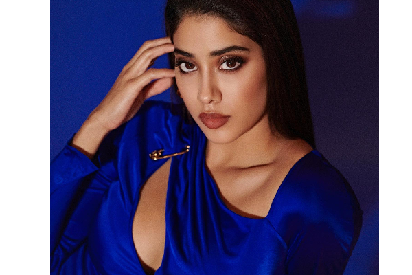 புது வீடு வாங்கிய ஜான்வி கபூர்.. விலையை கேட்டால் தலையே சுற்றும் | Janhvi Kapoor Buys New Duplex House Mumbai