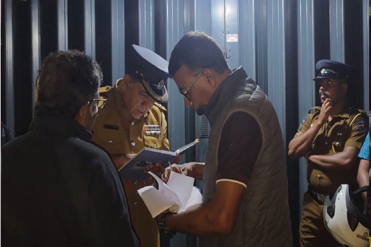 நாட்டை உலுக்கிய தம்பதி படுகொலை; சம்பவத்தால் அதிர்ச்சி | Elderly Couple Found Murdered In Dikoya