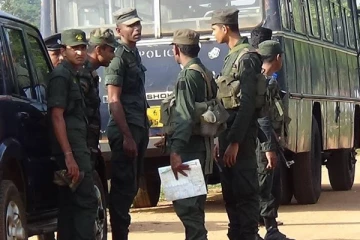 வவுனியாவில் இராணுவத்தினருடன் ஏற்பட்ட கைகலப்பால் இருவர் வைத்தியசாலையில்