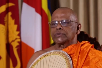 நாட்டுக்கான கடமையை புறக்கணிக்கும் அரசியல்வாதிகள்:வரகாகொட ஞானரதன தேரர் கவலை