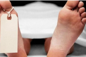 මල්ලි අයියට වෙඩි තබයි..අයියාගේ පහරින් මල්ලි මැරුණු හැටි මෙන්න.