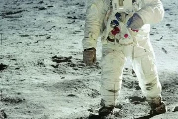 நீல் ஆம்ஸ்ட்ராங் கால் தடம்; கண்டுபிடித்தது சந்திரயான்-2