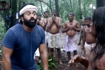 தொடர்ந்து மூன்று மரணங்கள்.. ஹீரோ உட்பட விபத்தில் சிக்கிய 30 பேர்..! என்ன ஆனது?