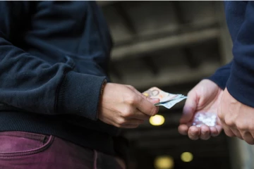 போதைப்பொருள் வர்த்தகரை விடுவித்த பொலிஸார்