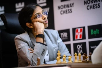 நார்வே செஸ்; உலக சாம்பியனை முதல் முறையாக வீழ்த்திய தமிழக வீராங்கனை வைஷாலி