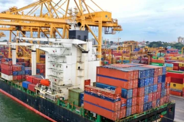 1000 கொள்கலன்கள் துறைமுகத்தில் தேக்கம்