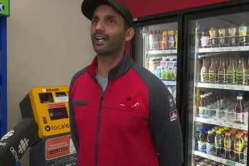 தொடர்ச்சியாக முதியவர்கள் பிட்காயின் இயந்திரத்தை பயன்படுத்த வந்ததால் சந்தேகமுற்ற பெட்ரோல் நிலைய உரிமையாளர்: பின்னர் தெரியவந்த அதிர்ச்சி தகவல்