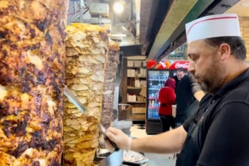 ஷவர்மா மீதான காதலால் கனேடிய கவுன்சிலர் விடுத்துள்ள கோரிக்கை