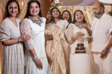 நடிகர் அருண் விஜய்யின் அக்காவா இது? 50 வயதில் அழகு தேவதையாக ஜொலிக்கும் புகைப்படம்