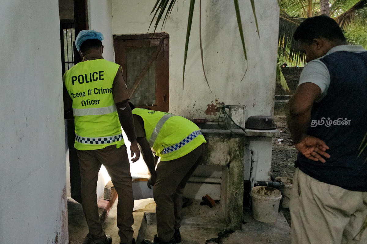 தீயில் கருகிய நிலையில் வயோதிப பெண்ணின் சடலம் மீட்பு | Jaffna Death Body Woman Found Charred In Fire