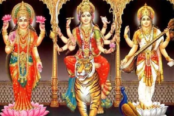 நவராத்திரி 4ம் நாளில் மகாலட்சுமியின் அருளை பெற வழிபாட்டு முறை | Astrology Details The 4Th Day Of Navratri Worship