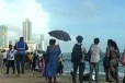 ගෝල්ෆේස් මුහුදු තීරයේ නාන්න ගිය තිදෙනෙකු ගසාගෙන යයි