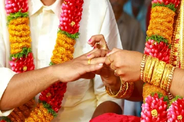 8 ஆம் வகுப்பு மாணவிக்கு 40 வயது நபருடன் திருமணம்; பாடசாலையில் கதறி அழுத மாணவி