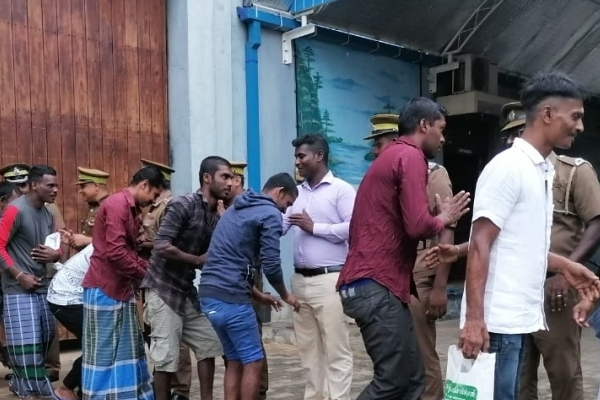 வெசாக் தினத்தை முன்னிட்டு யாழில் 14 கைதிகள் விடுவிப்பு | 14 Prisoners Released In Yali Ahead Of Vesak Day