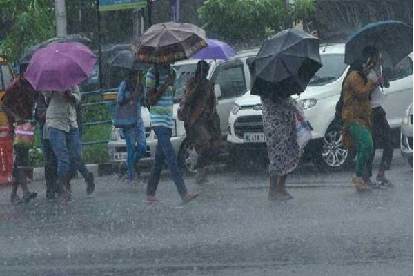 நான்கு மாவட்டங்களுக்கு தொடரும் மண்சரிவு சிவப்பு எச்சரிக்கை | Landslide Warning To Four Districts