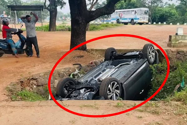 முறிகண்டி பிள்ளையார் அருகே தலைகீழாக கவிழ்ந்து கார் விபத்து; தெய்வாதீனமாக தப்பிய உயிர்கள்! | Car Overturned Near Murikandy Pillaiyar Accident