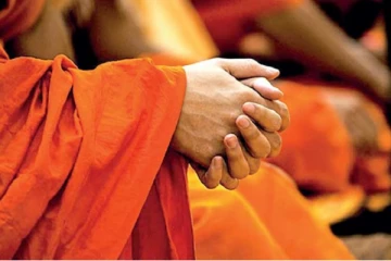 CID ஆக வந்து அதிகாலையில் தேரர்களுக்கு அதிர்ச்சி கொடுத்த கும்பல் ; புராதன புத்தர் சிலை மாயம்