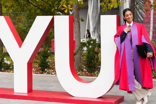 இந்திய வம்சாவளி பிரபலத்துக்கு கனடா அளித்துள்ள கௌரவம் | Lilly Singh Got Honorary Phd From York University
