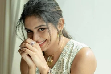 சங்கர் மகளாக இருப்பதால் தான் இந்த அந்தஸ்தா? கொடிக்கட்டி பறக்கும் அதிதி சங்கர்.