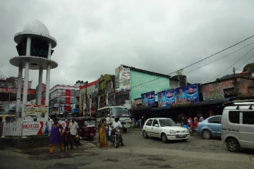 மாசடைந்து காணப்படும் ஹட்டன் நகரம் : பொதுமக்கள் விசனம்