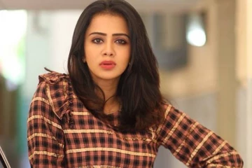 அட இது தொகுப்பாளினி அஞ்சனாவா இது?- பீச்சல் மாடர்ன் உடையில் அவர் எடுத்த போட்டோ ஷுட்