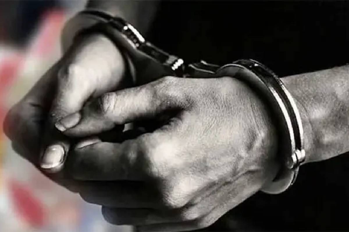 சட்டவிரோத மதுபானம் கடத்திய 60 வயதுடைய ஒருவர் கைது..! | Person Arreste Smuggling 150 Liters Illicit Liquor