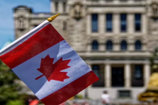 2025ஆம் ஆண்டில் ஆயிரக்கணக்கானோரை நாடுகடத்திய கனடா | Canada Deports 19 000 Immigrants In 2025