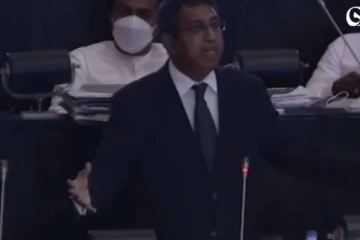 මේ රට බංකොලොත්..අපි හැමෝම එකතුවෙමු.. හැමෝම එකතුවෙමු. හර්ශද සිල්වා පාර්ලිමේන්තුවේ කළ හැමෝම හෙව්ව කතාව..