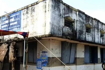 வாக்குச்சாவடி மேற்கூரை இடிந்து 5 பேர் காயம்: முதுகுளத்தூரில் பரபரப்பு