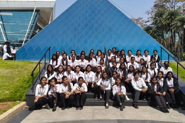 ரூ 21 லட்சம் சம்பளம்... மாணவர்களுக்கு வாய்ப்பளிக்கும் நாராயண மூர்த்தியின் இன்ஃபோசிஸ் | Infosys Offers 21 Lakh For Fresher